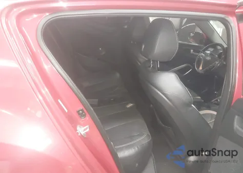 2015 Hyundai Veloster Turbo z USA, uszkodzony, nr VIN KMHTC6AE1FU249230